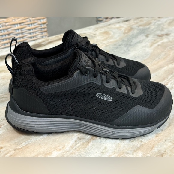 Men’s KEEN Sparta II Work shoes- aluminum toe. Size 9W - Picture 4 of 11